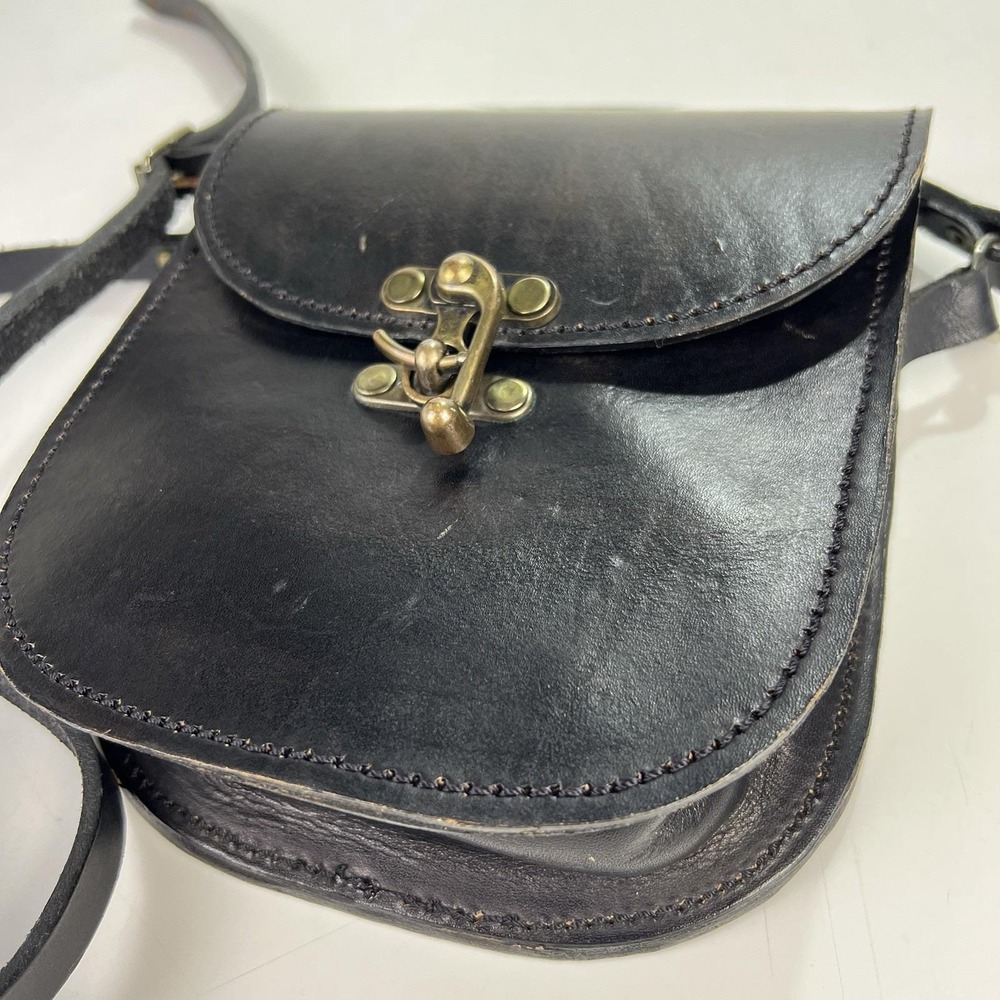Vtg Black Leather Saddlebag Purse Hand Crafted Rigid Stiff Cowhide Brass Clasp